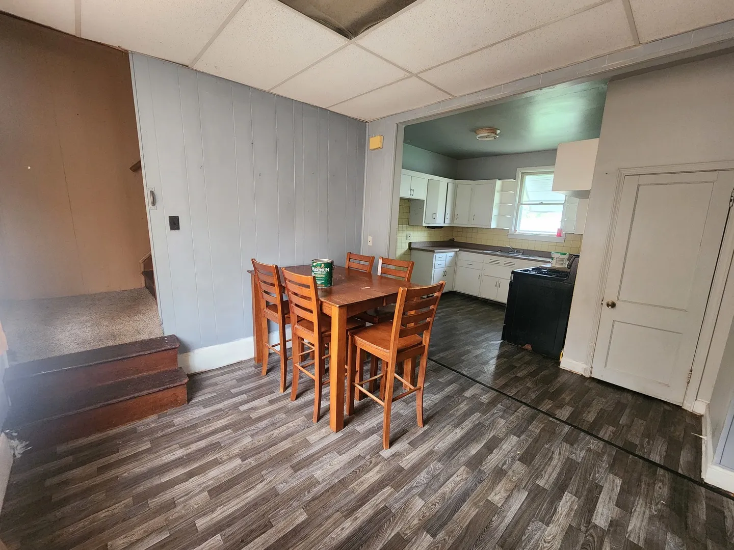 823 E Market Street IL