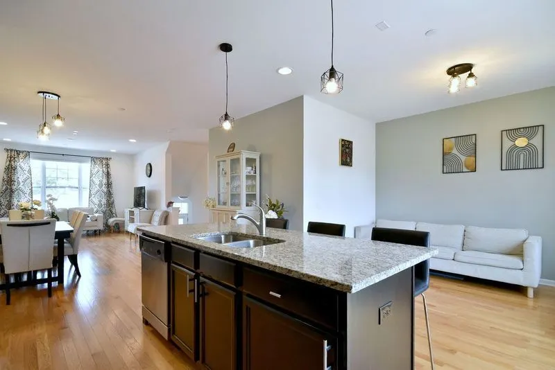 803 Lee Street IL