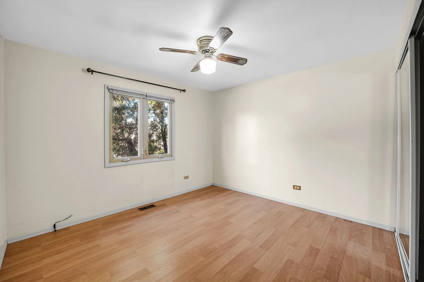 16819 Meadowdale Drive IL