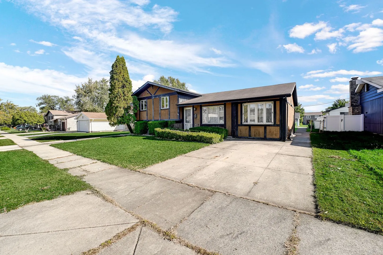 16819 Meadowdale Drive IL