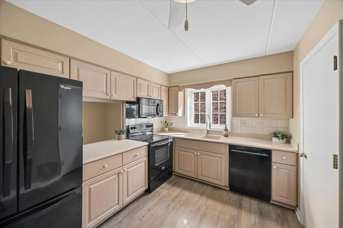 31 Algonquin Drive IL #2