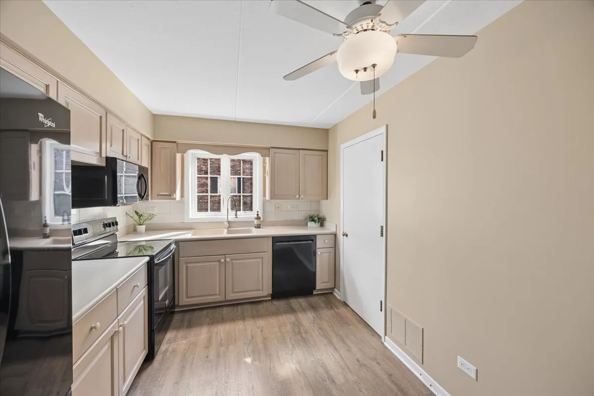 31 Algonquin Drive IL #2