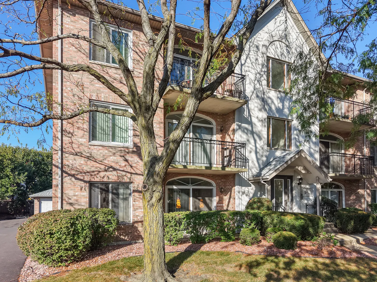 9428 S 77th Court IL #2A