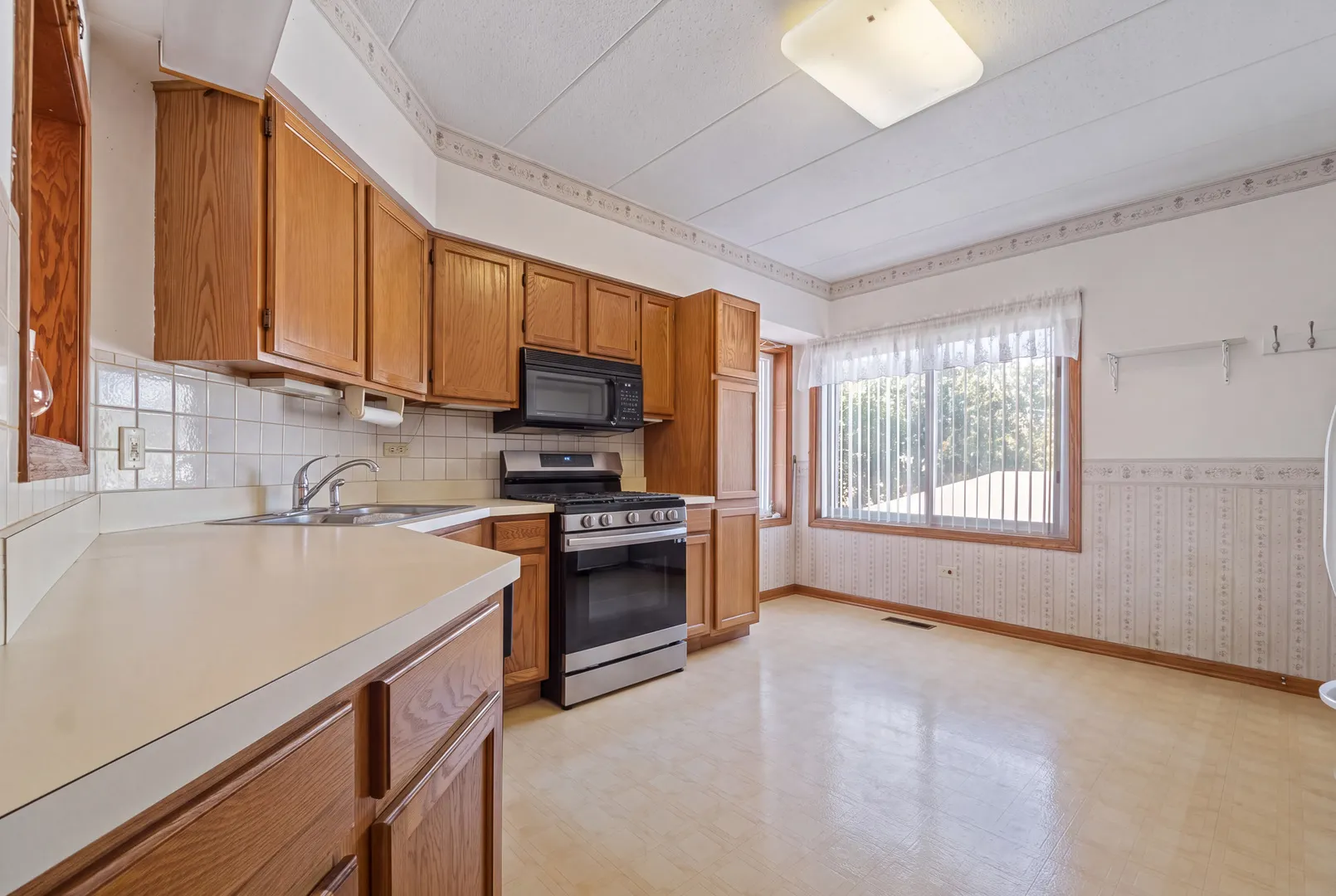 9428 S 77th Court IL #2A