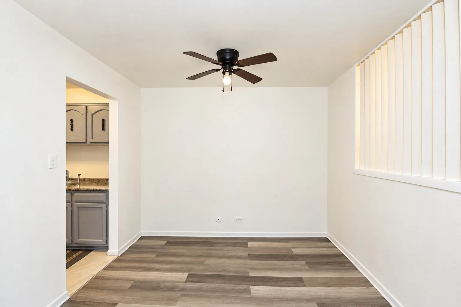 1170 Valley Lane IL #304