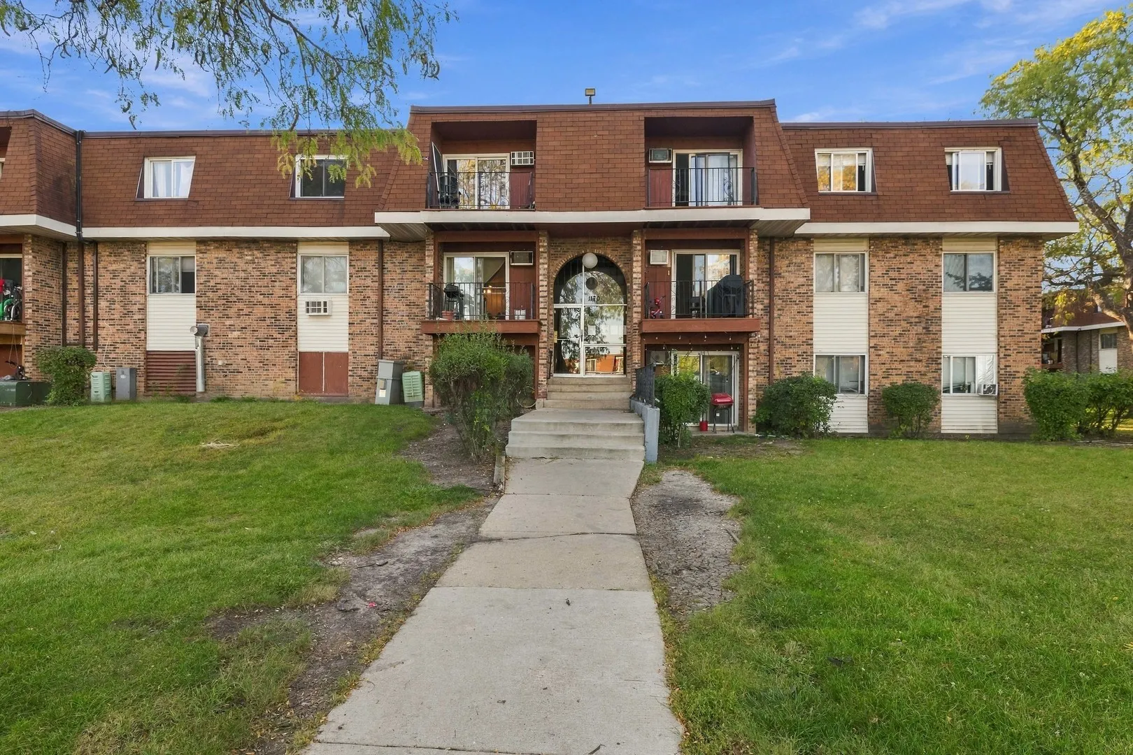 1170 Valley Lane IL #304