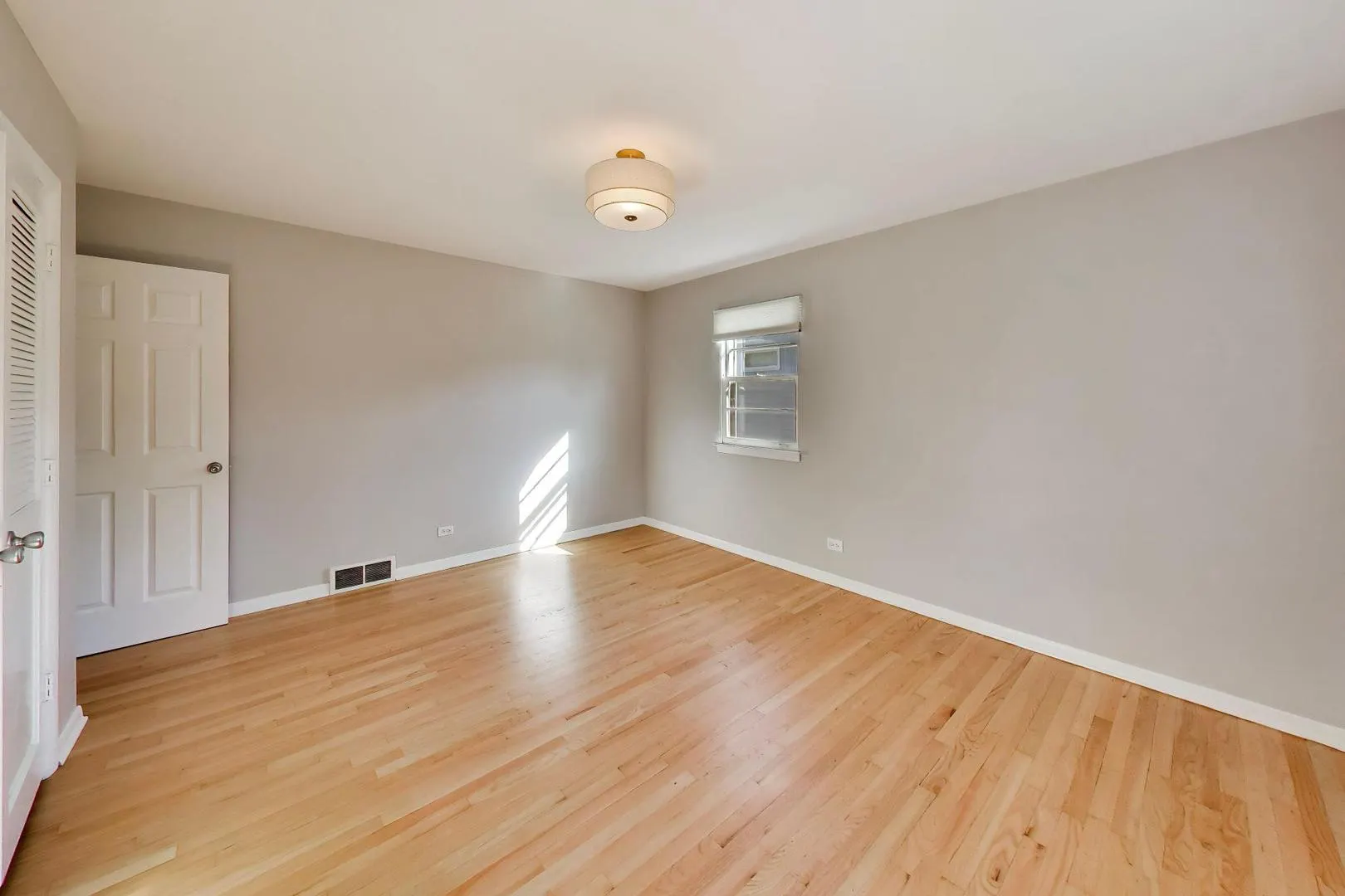 1445 N Webster Street IL