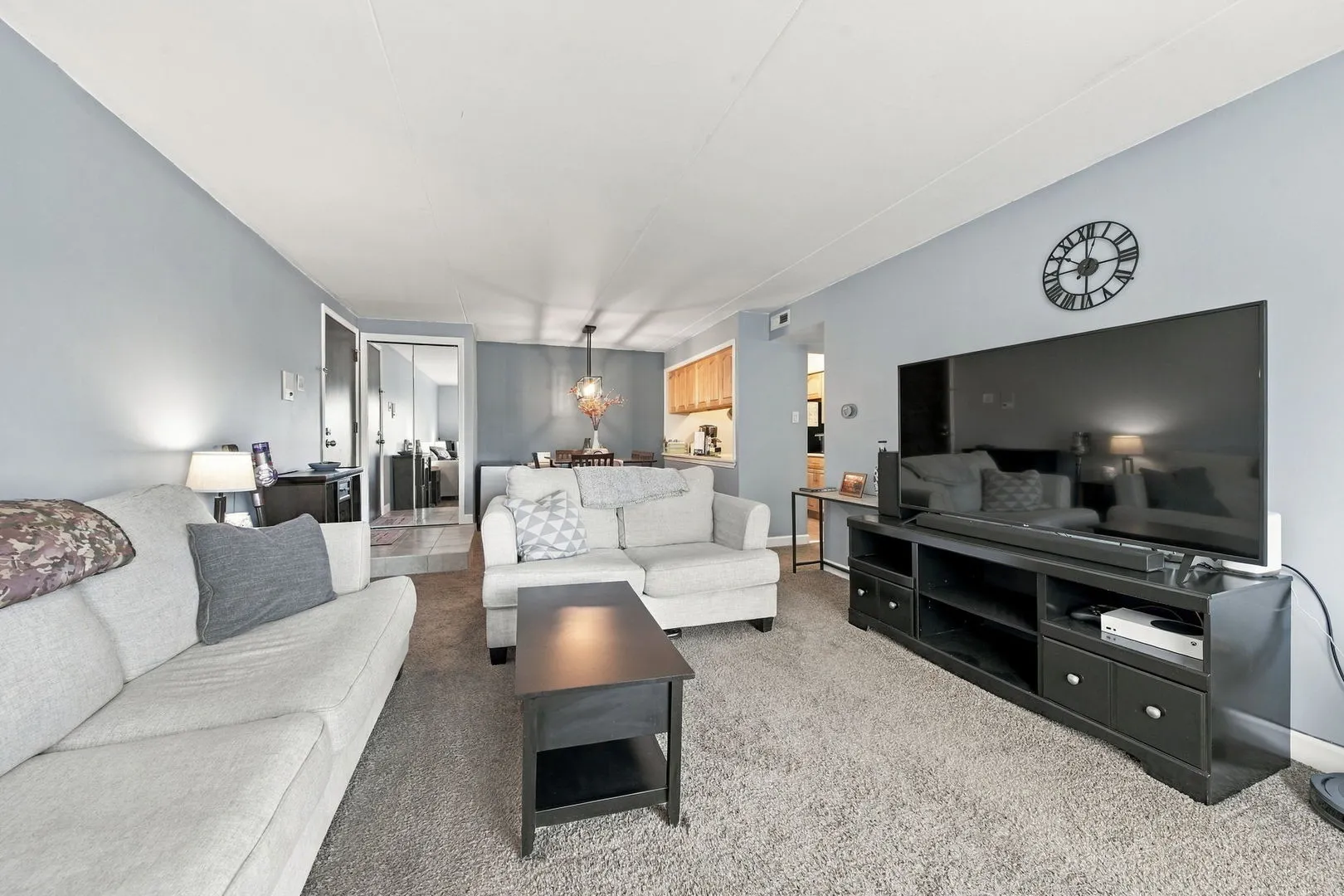 5225 James Lane IL #1405