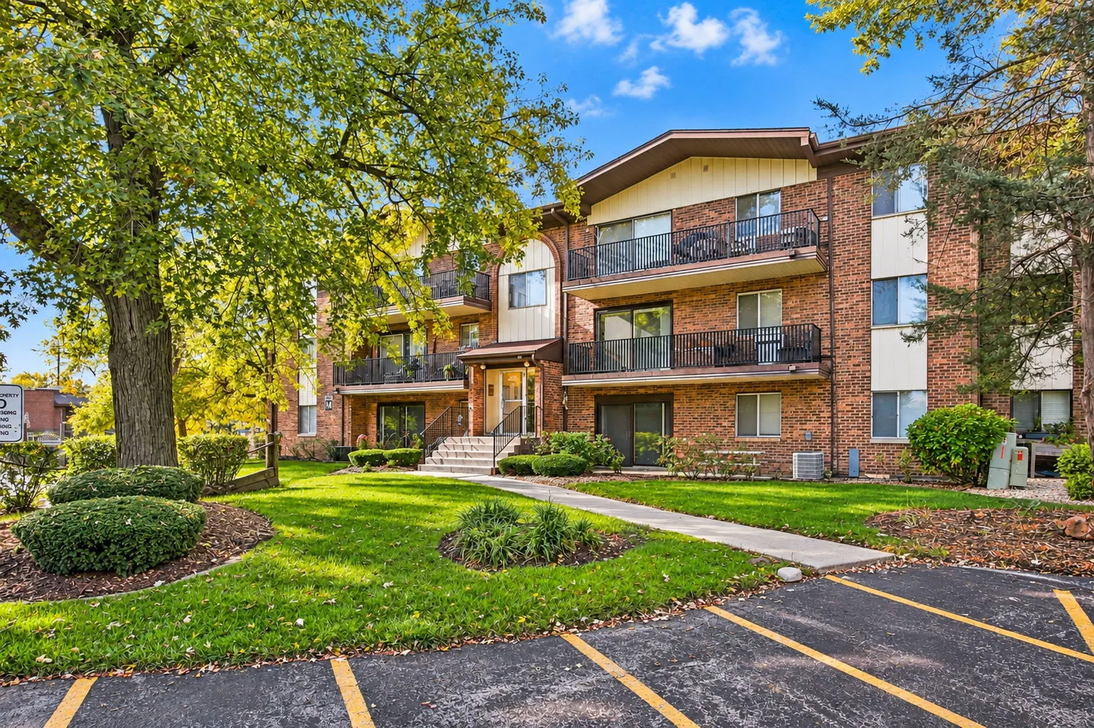 5225 James Lane IL #1405