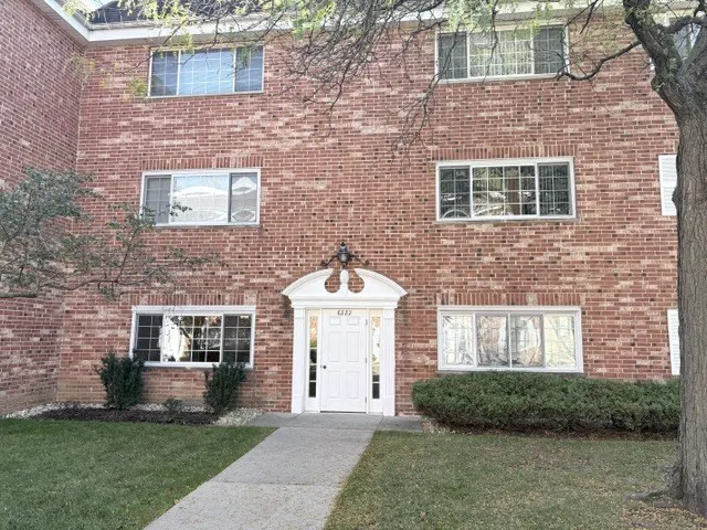 6882 W Touhy Avenue IL #B