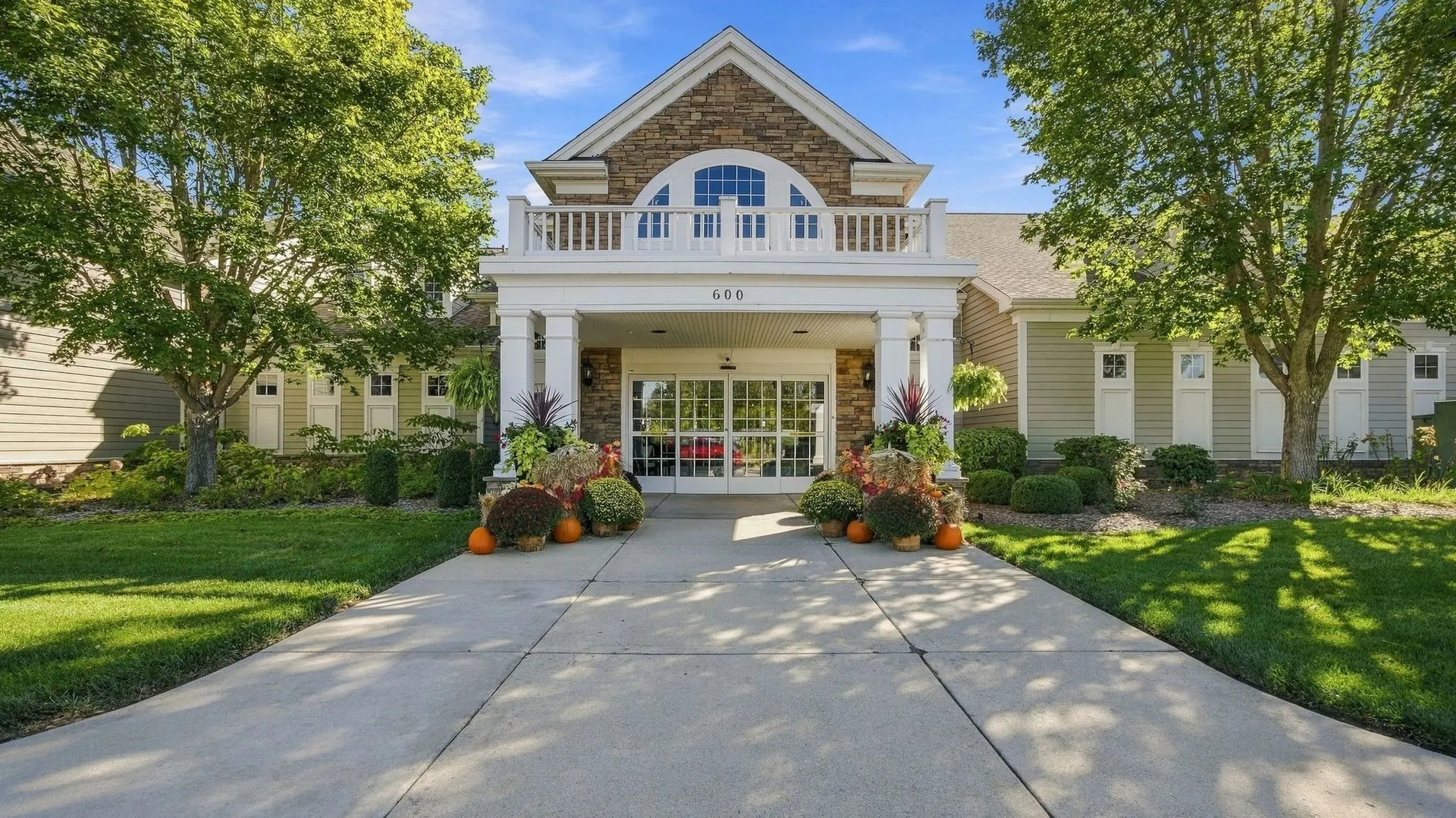 627 Americana Drive IL