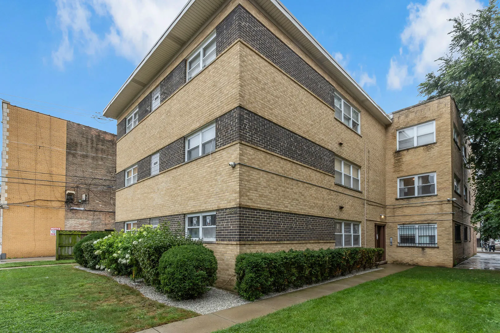 6414 N Mozart Street IL #3S
