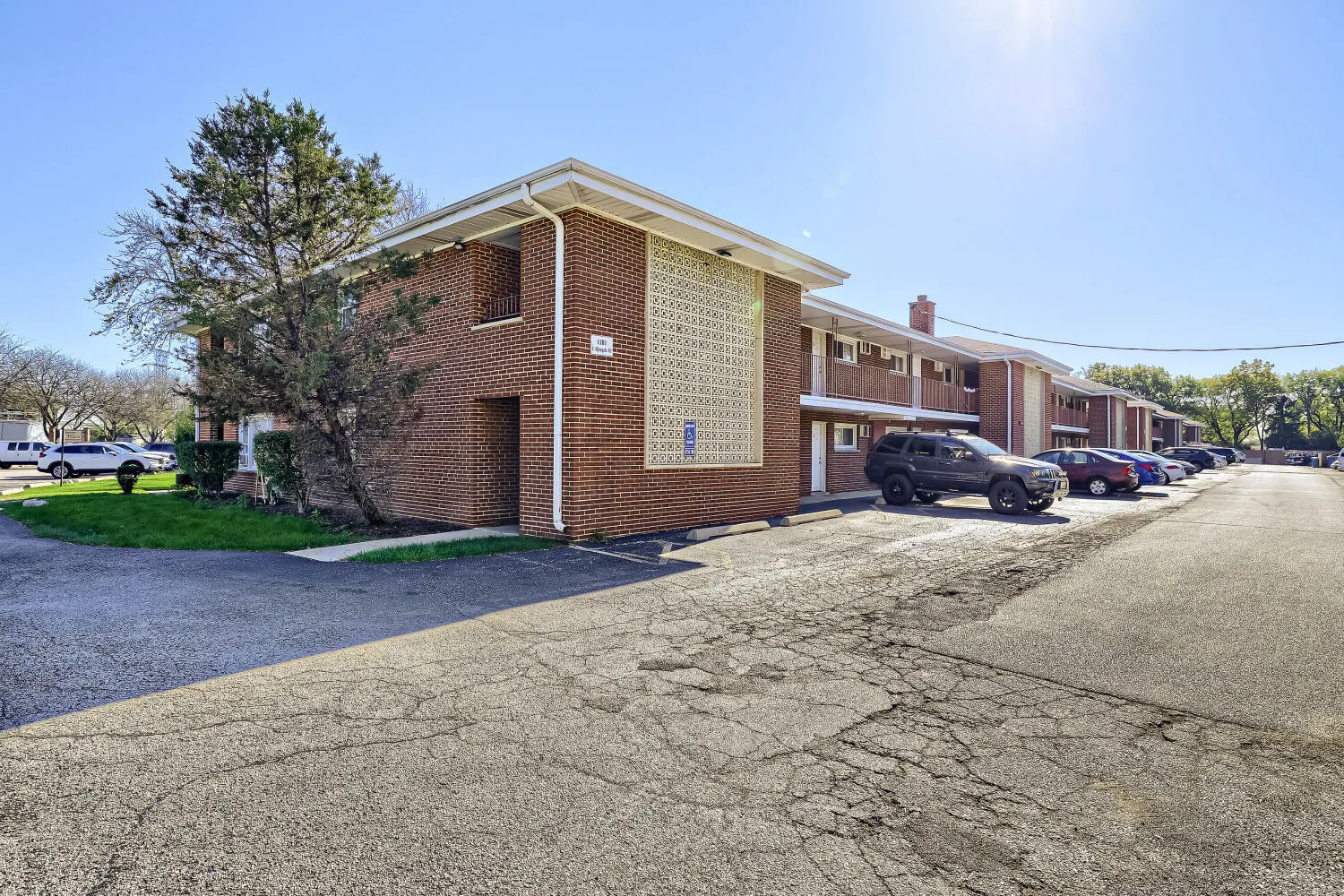1101 E Algonquin Road IL #6