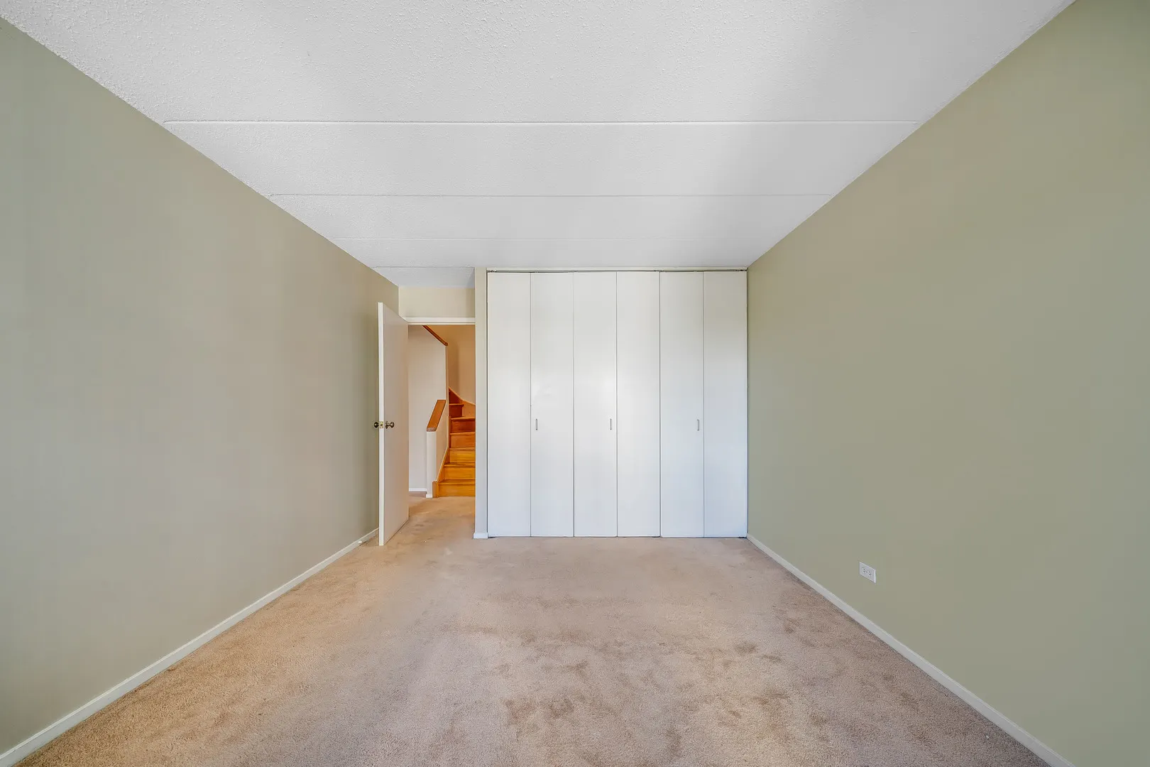 711 W Gordon Terrace IL #813