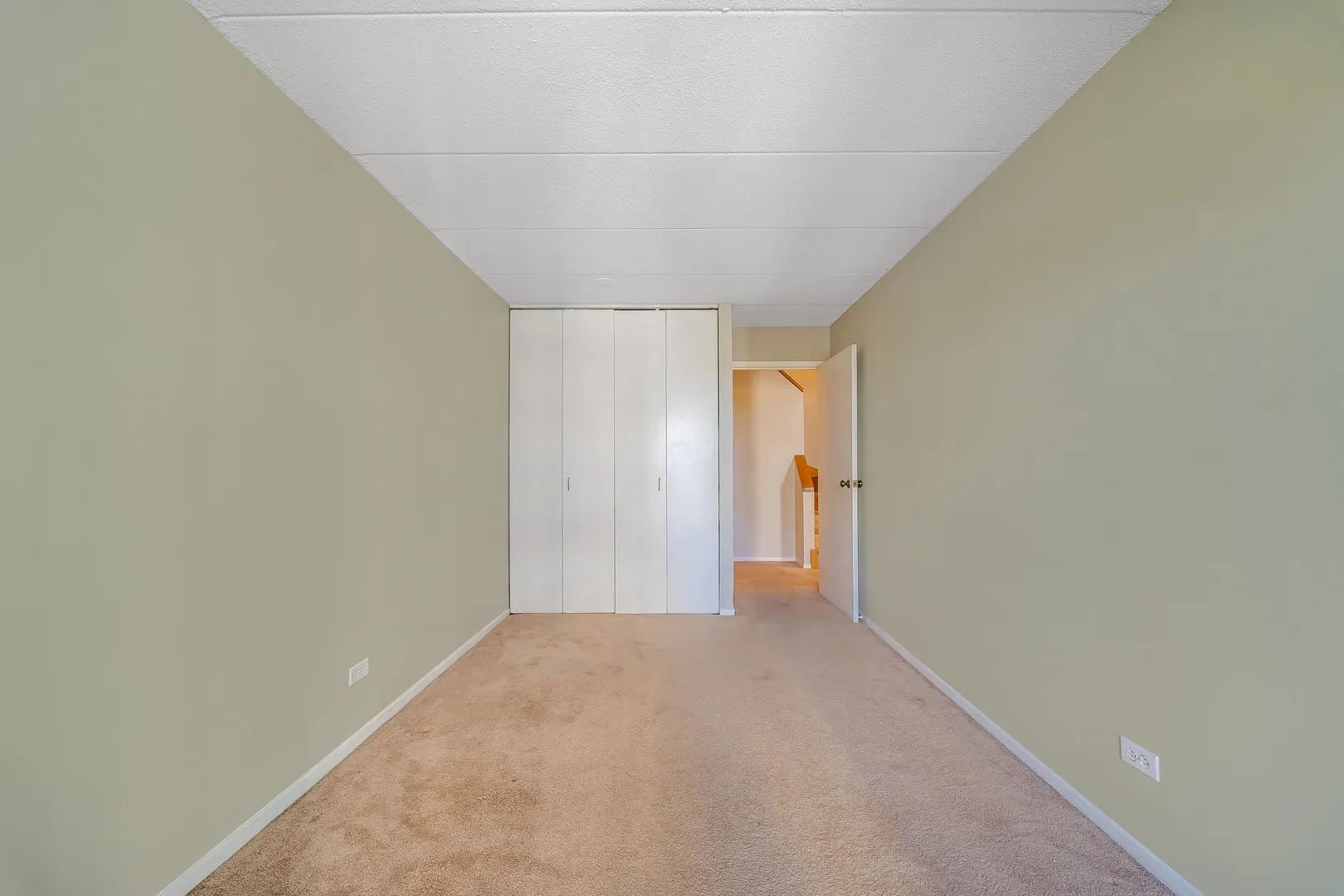 711 W Gordon Terrace IL #813