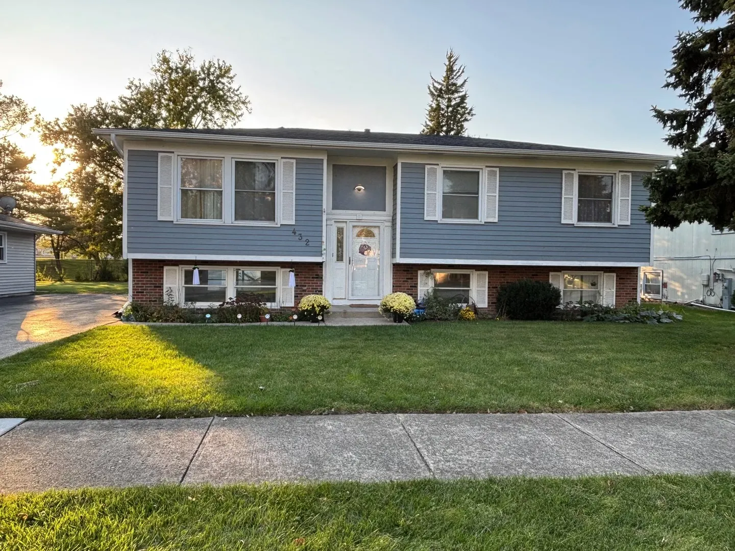 432 Wallace Street IL