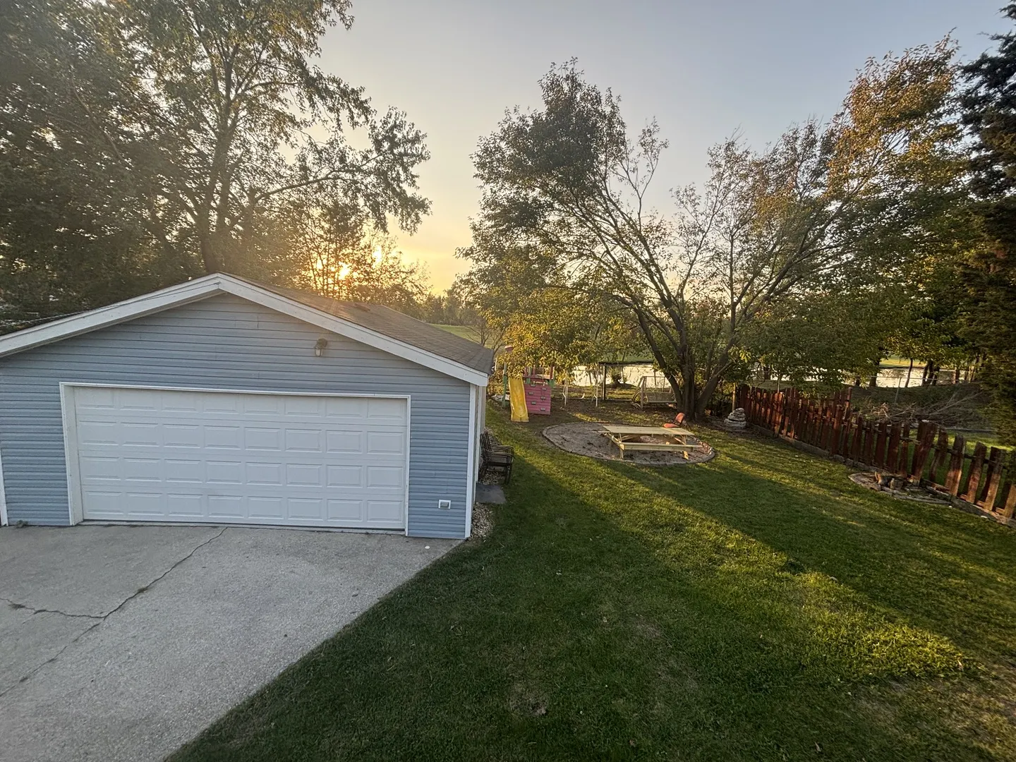 432 Wallace Street IL