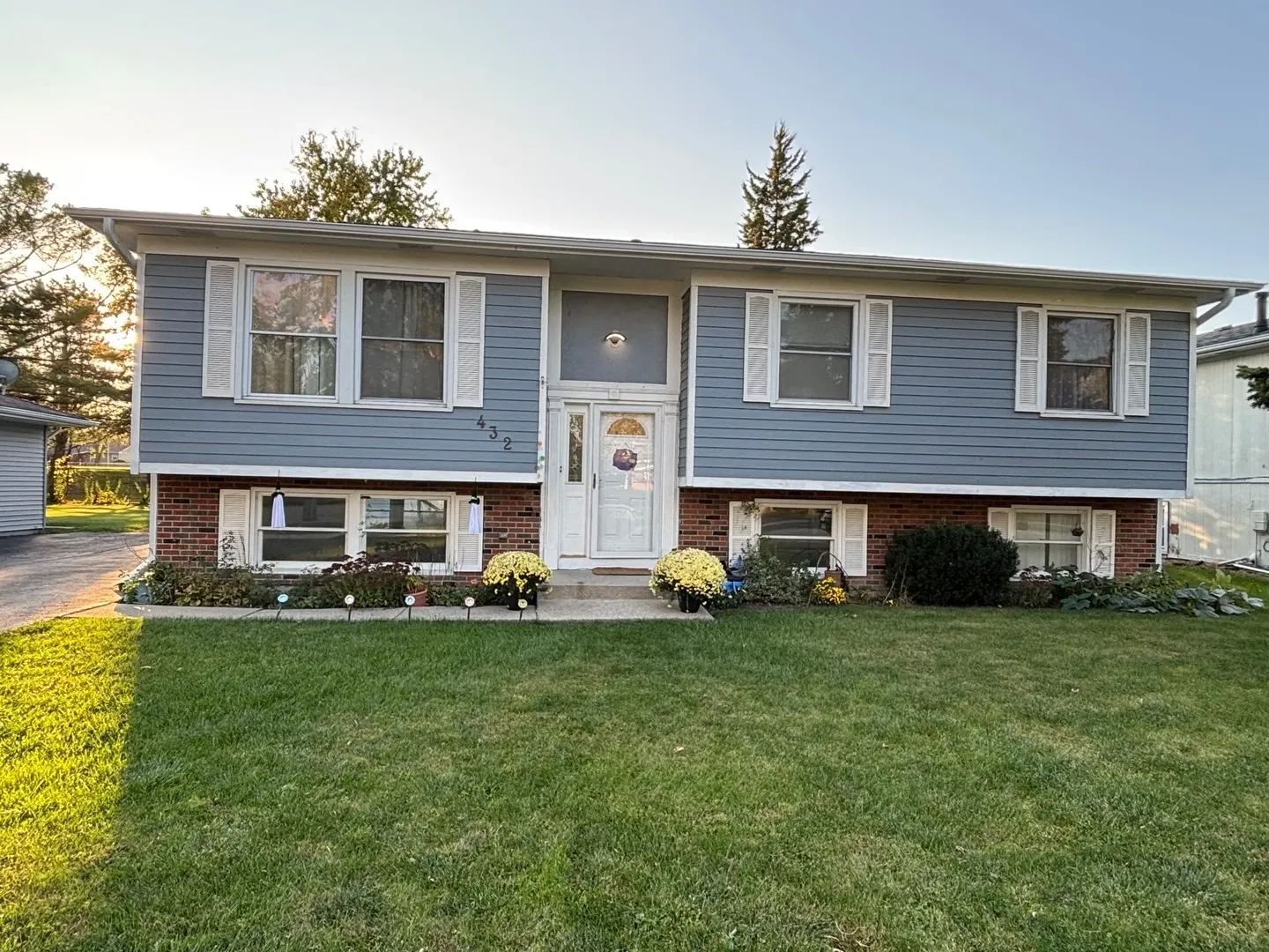 432 Wallace Street IL