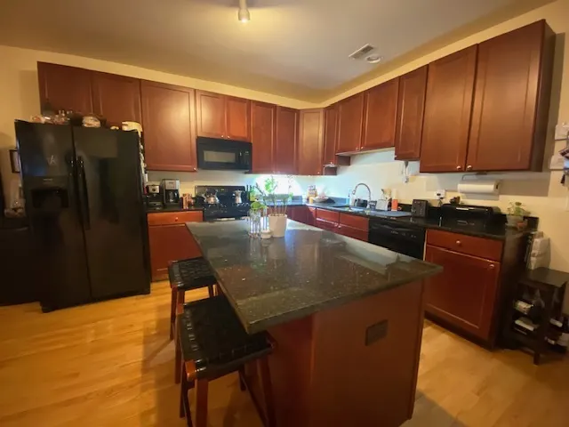 2000 W Warren Boulevard IL #4SE