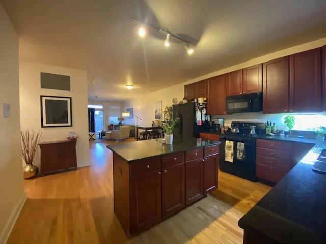 2000 W Warren Boulevard IL #4SE