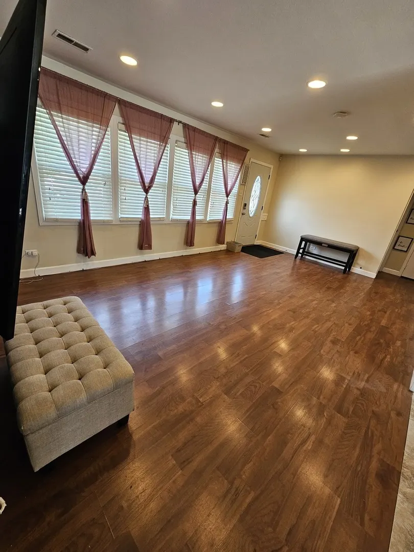 412 Suwanee Street IL