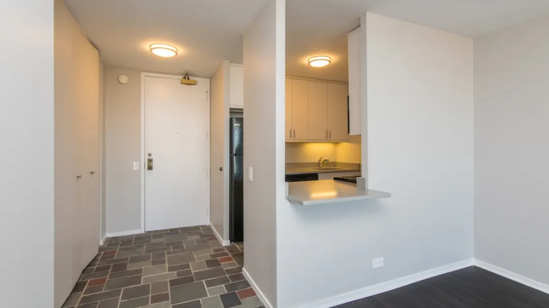 4343 N CLARENDON Avenue IL #2709