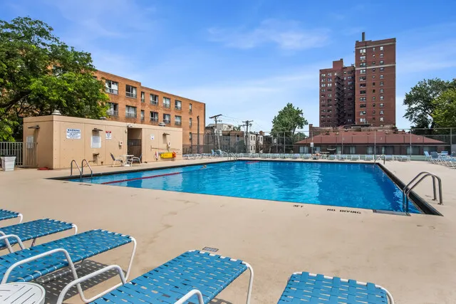 4343 N CLARENDON Avenue IL #2709