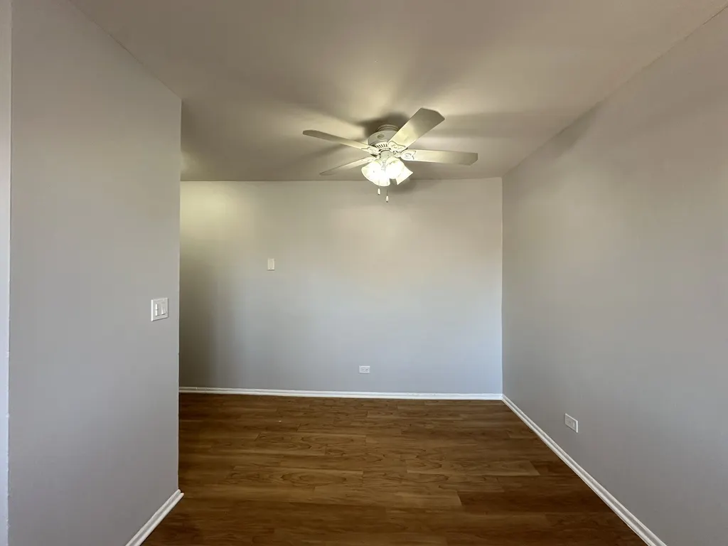 4547 N Dover Street IL #3A