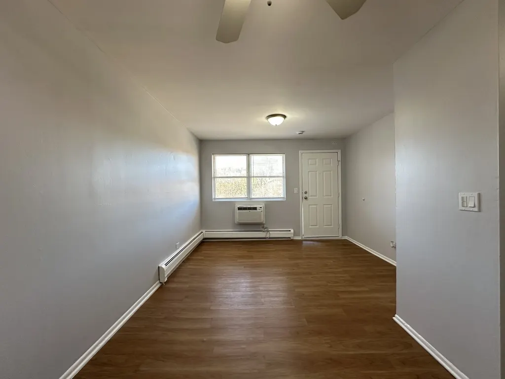 4547 N Dover Street IL #3A