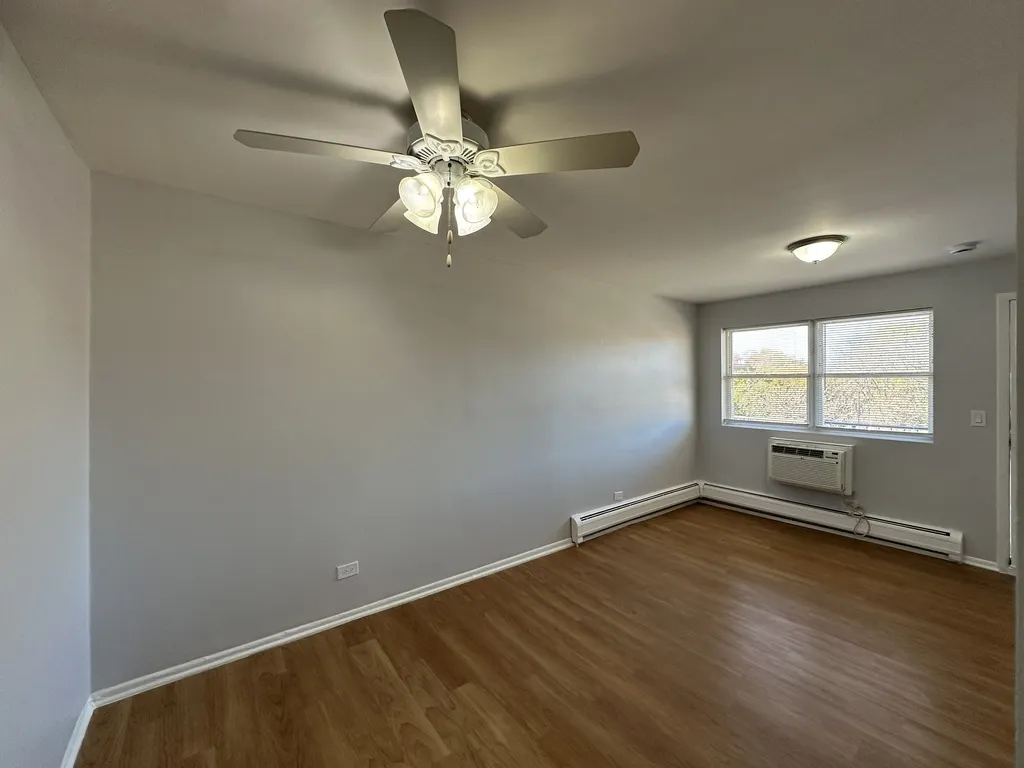 4547 N Dover Street IL #3A