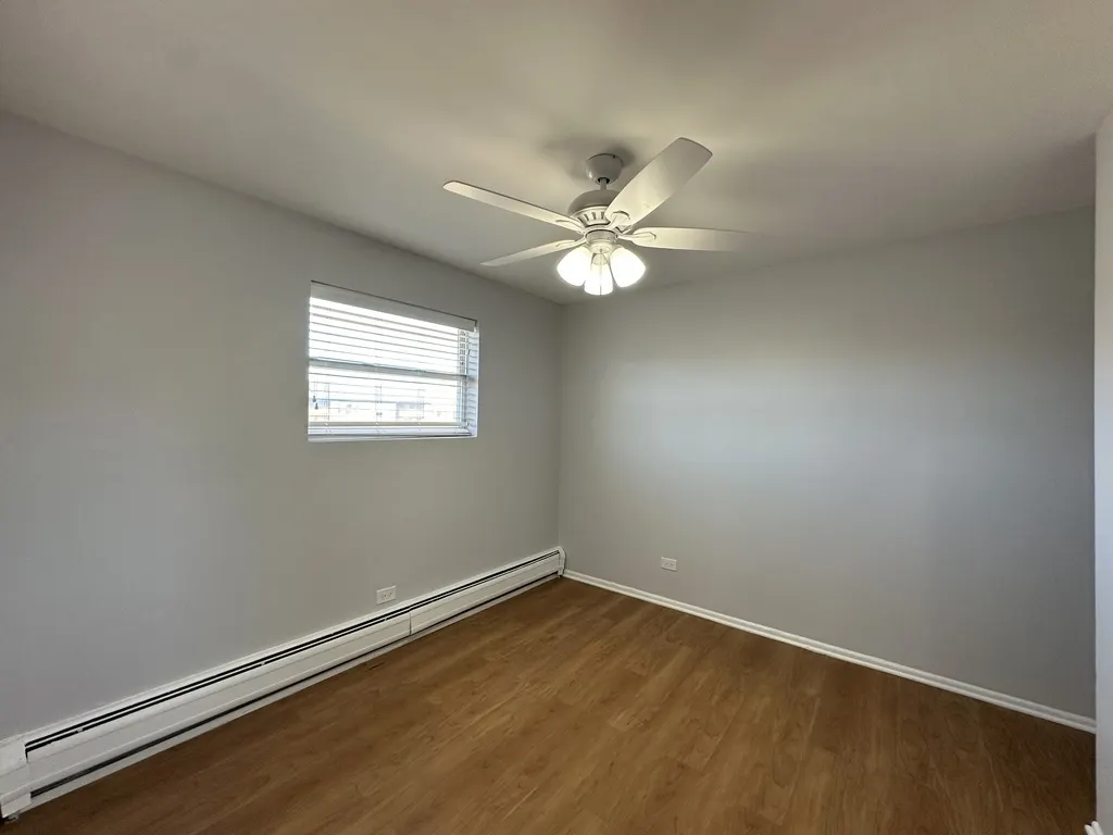 4547 N Dover Street IL #3A