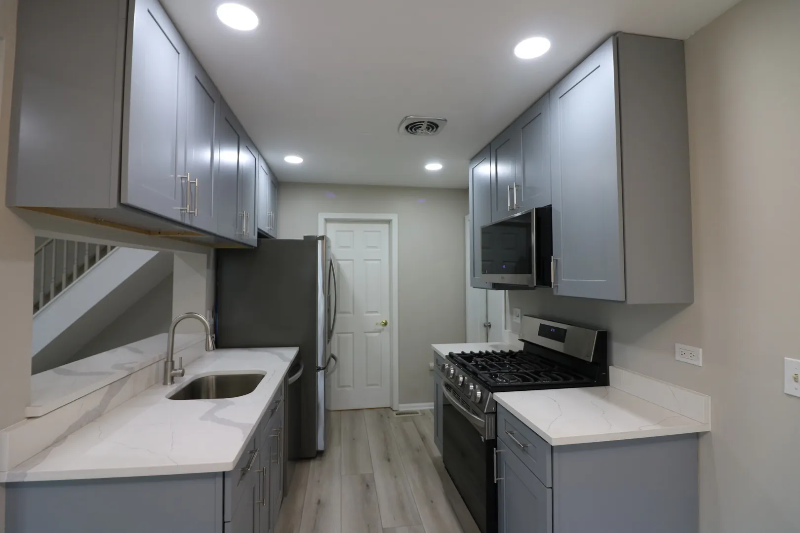 360 Farmingdale Circle IL #360