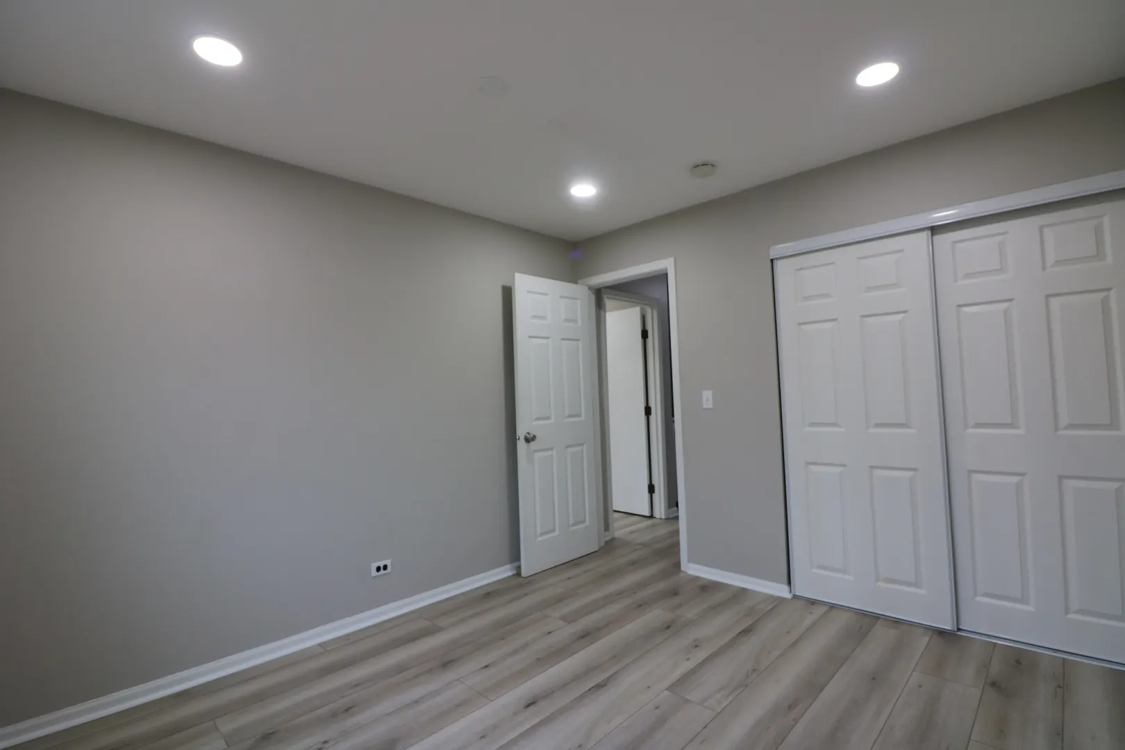 360 Farmingdale Circle IL #360
