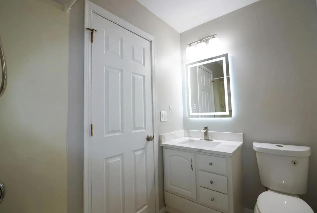 360 Farmingdale Circle IL #360