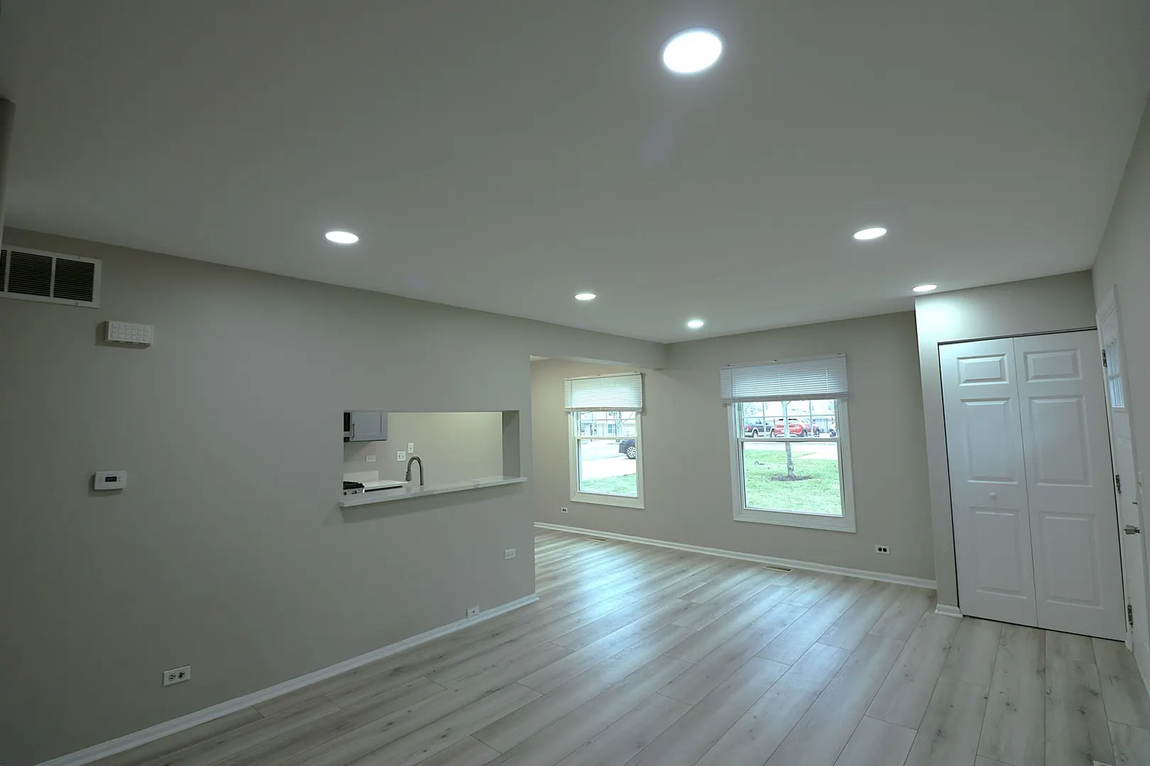360 Farmingdale Circle IL #360