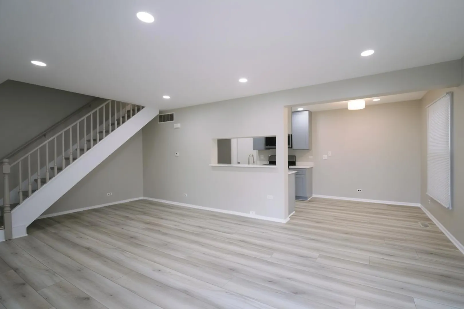 360 Farmingdale Circle IL #360