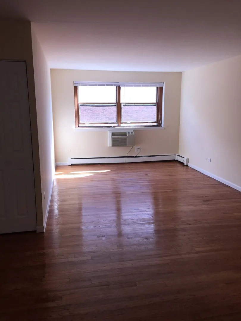 1025 W HOLLYWOOD Avenue IL #422