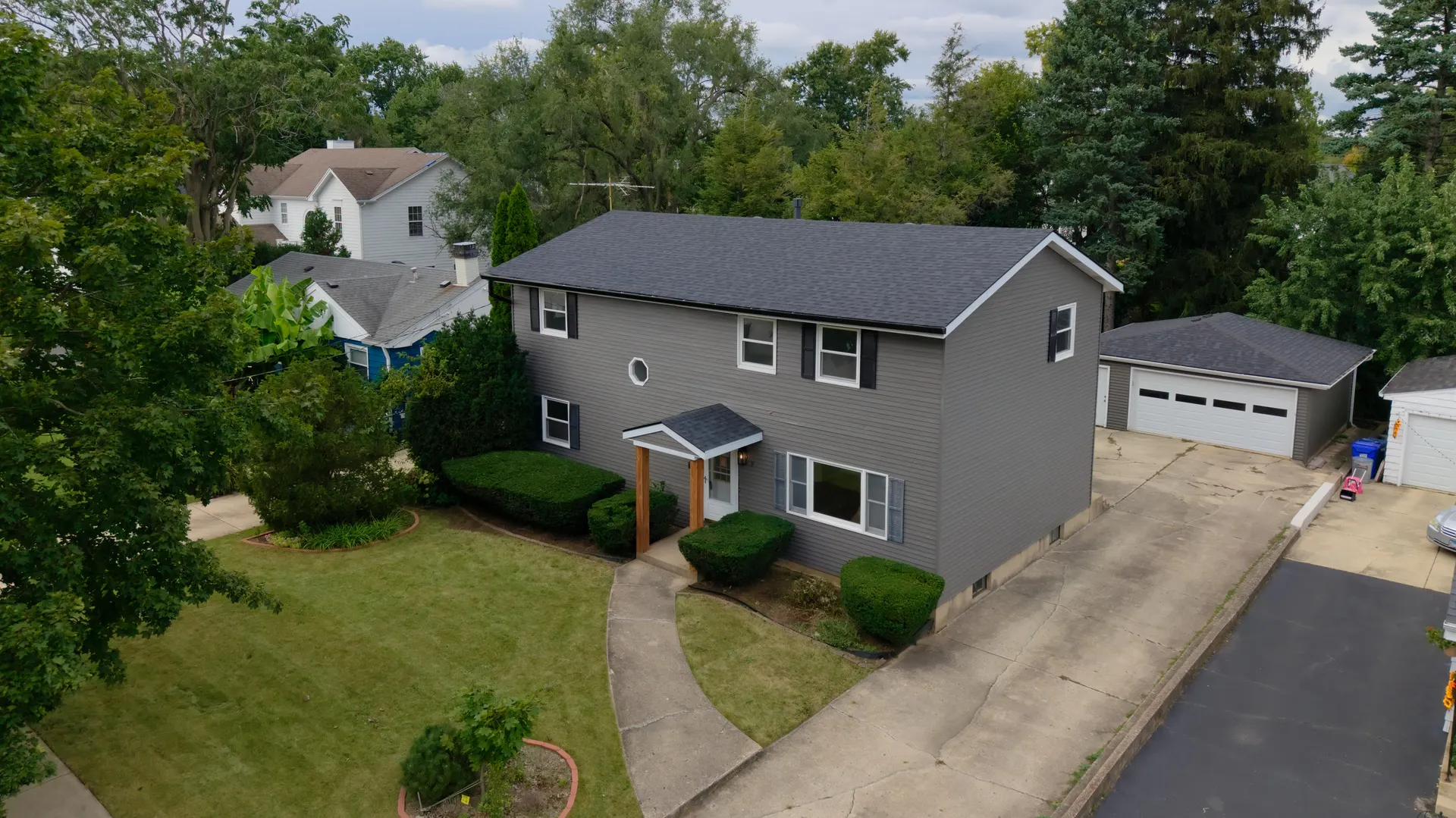 829 E Evergreen Street IL