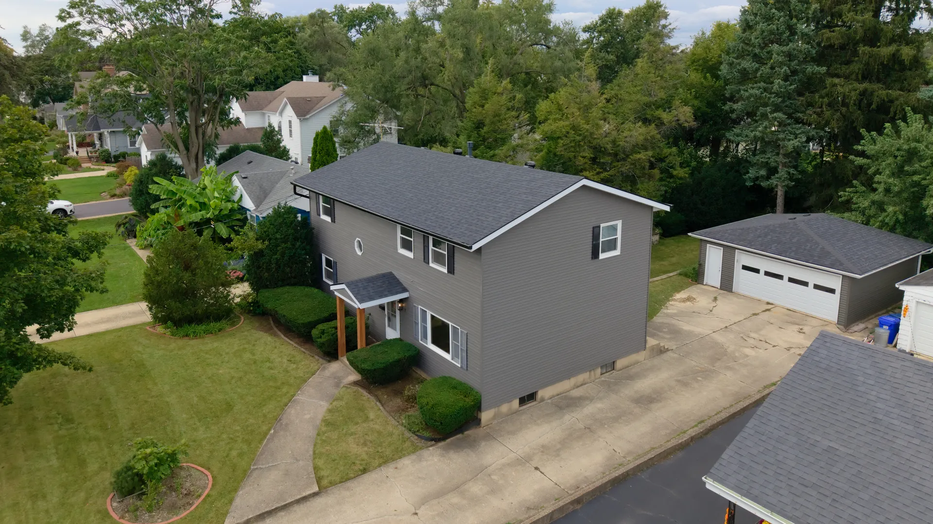 829 E Evergreen Street IL