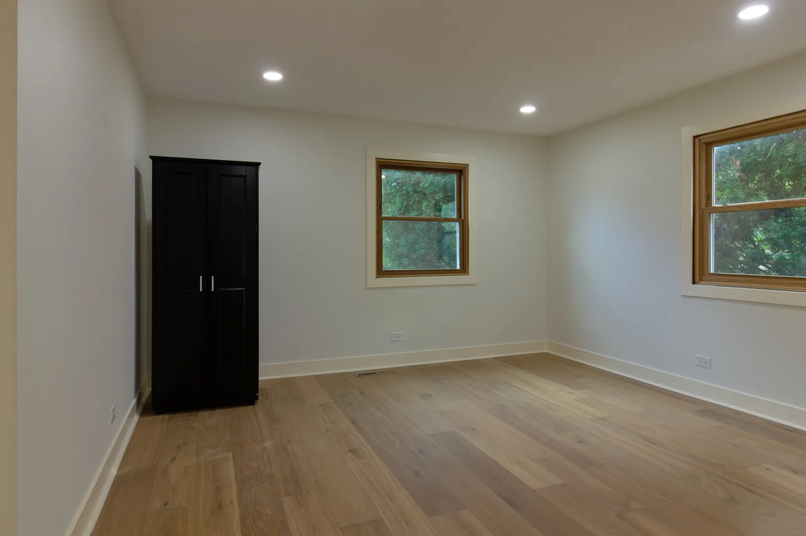 829 E Evergreen Street IL