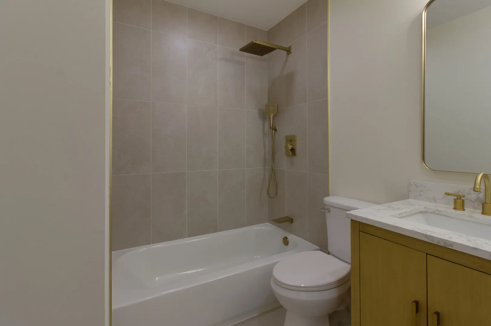 829 E Evergreen Street IL