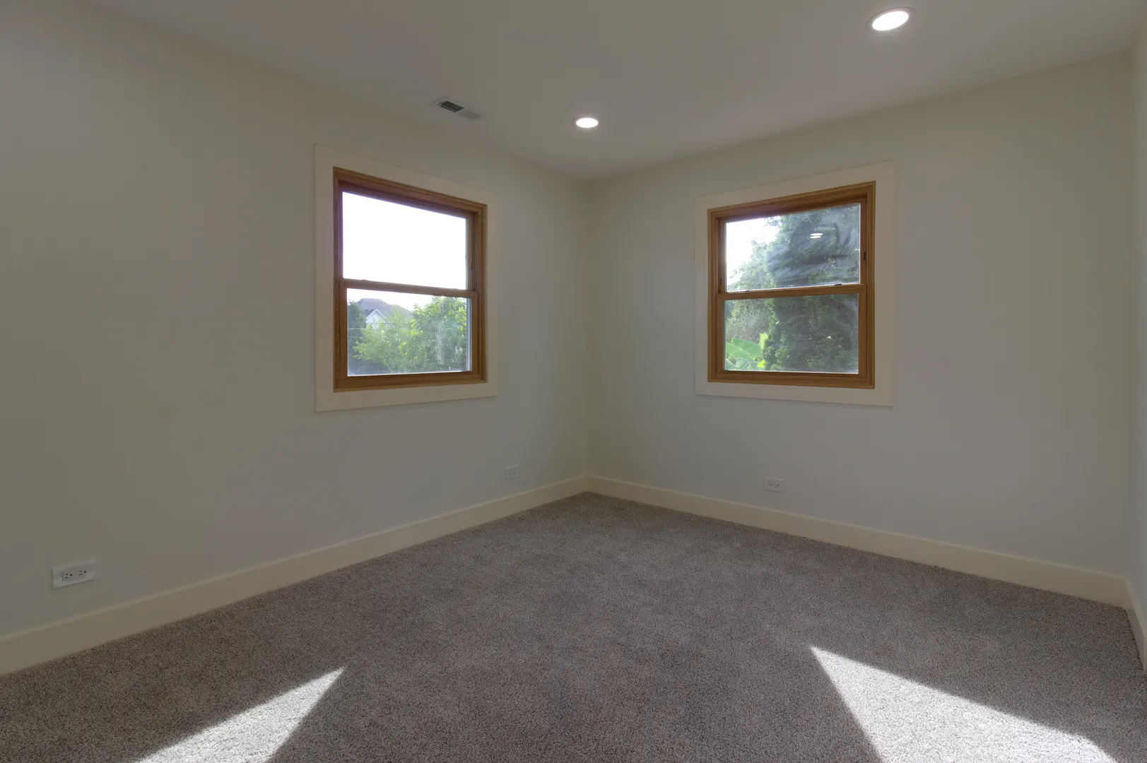 829 E Evergreen Street IL