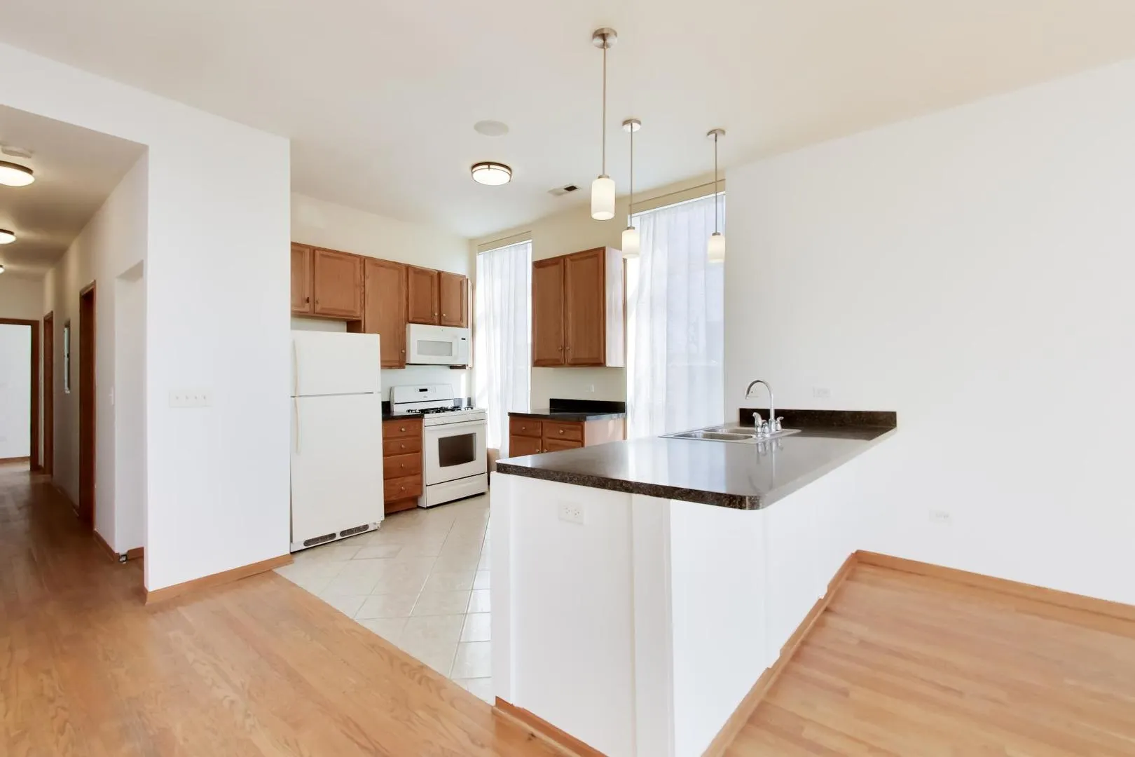 1700 W Cermak Road IL #2F
