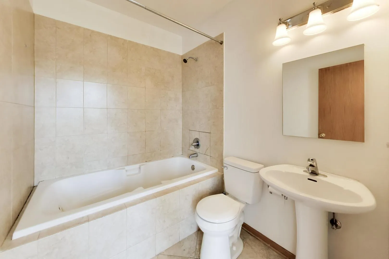 1700 W Cermak Road IL #2F