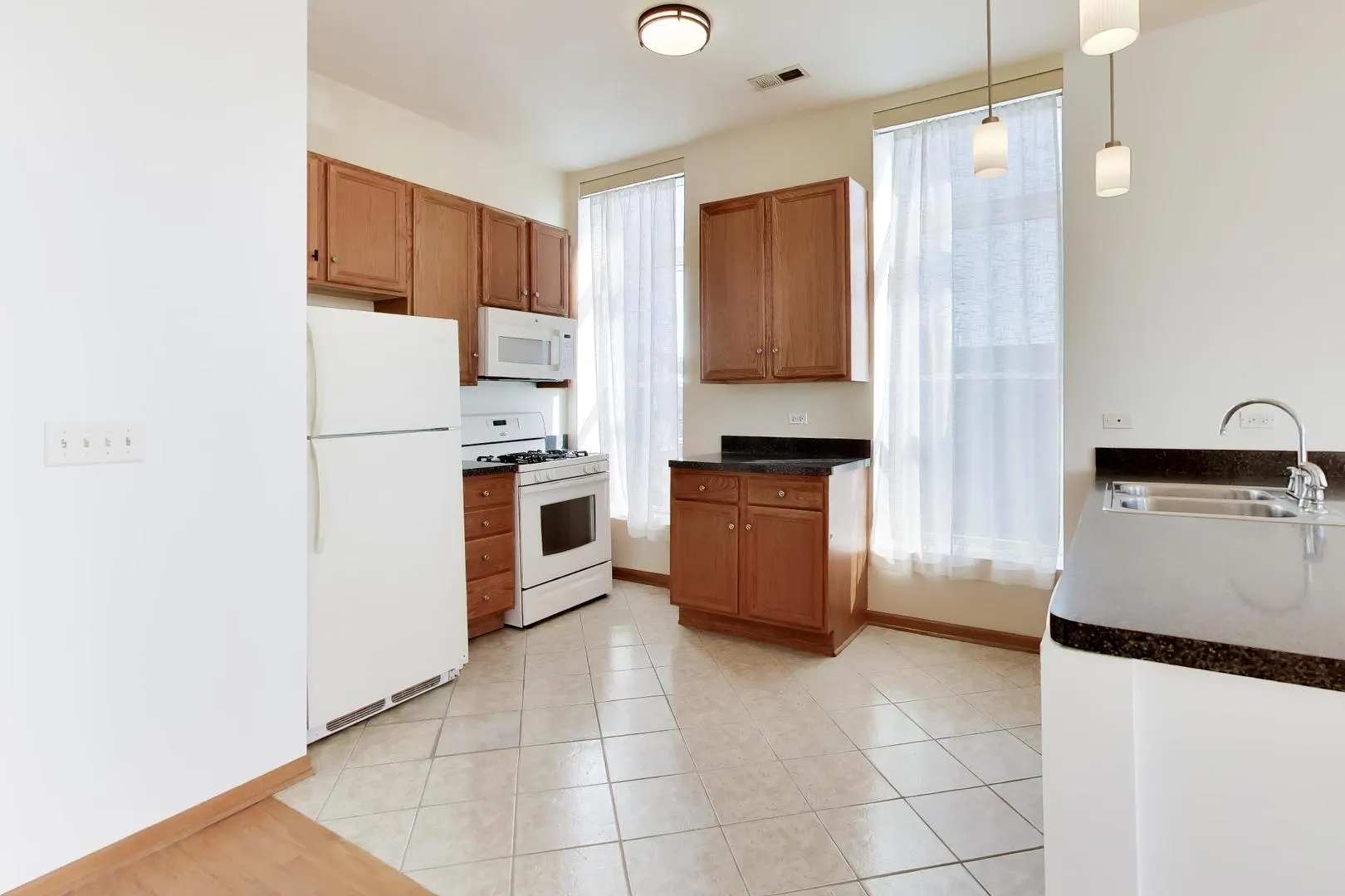 1700 W Cermak Road IL #2F