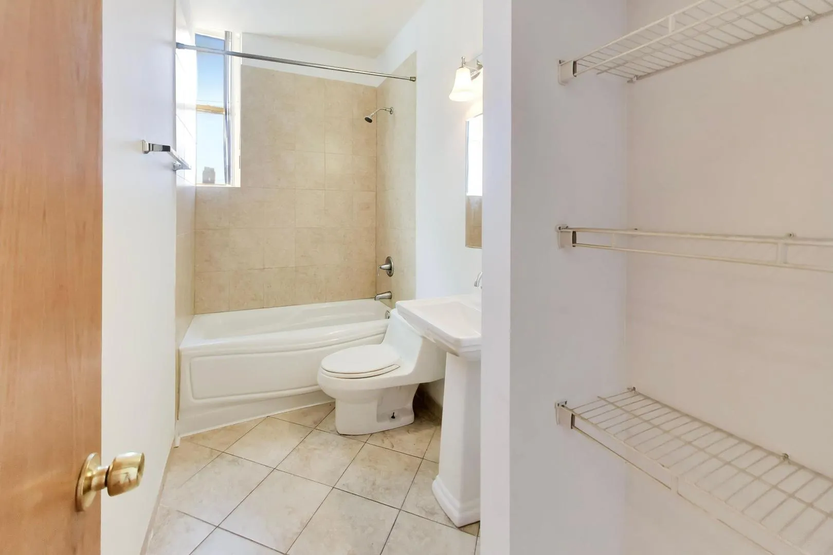 1700 W Cermak Road IL #2F
