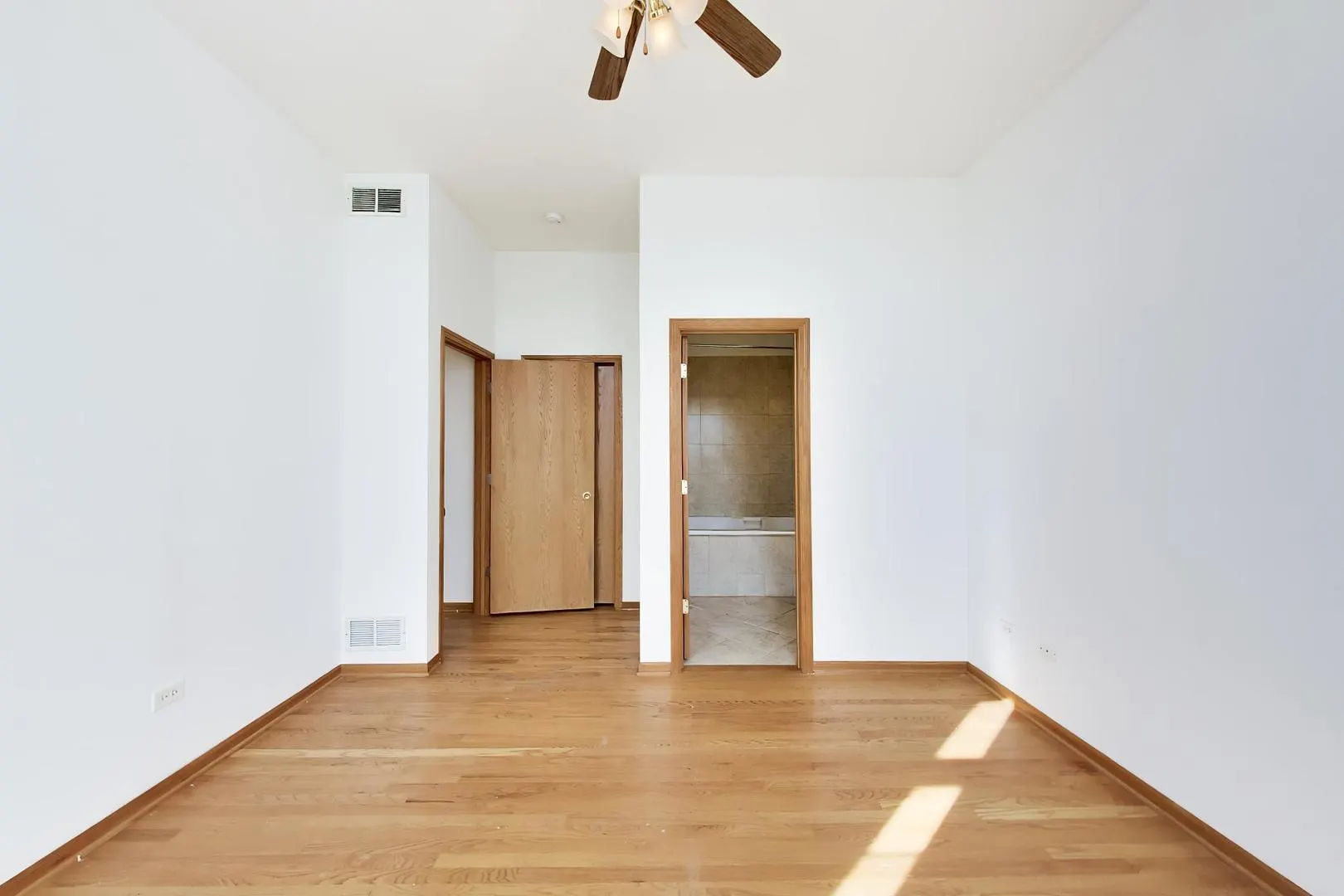1700 W Cermak Road IL #2F