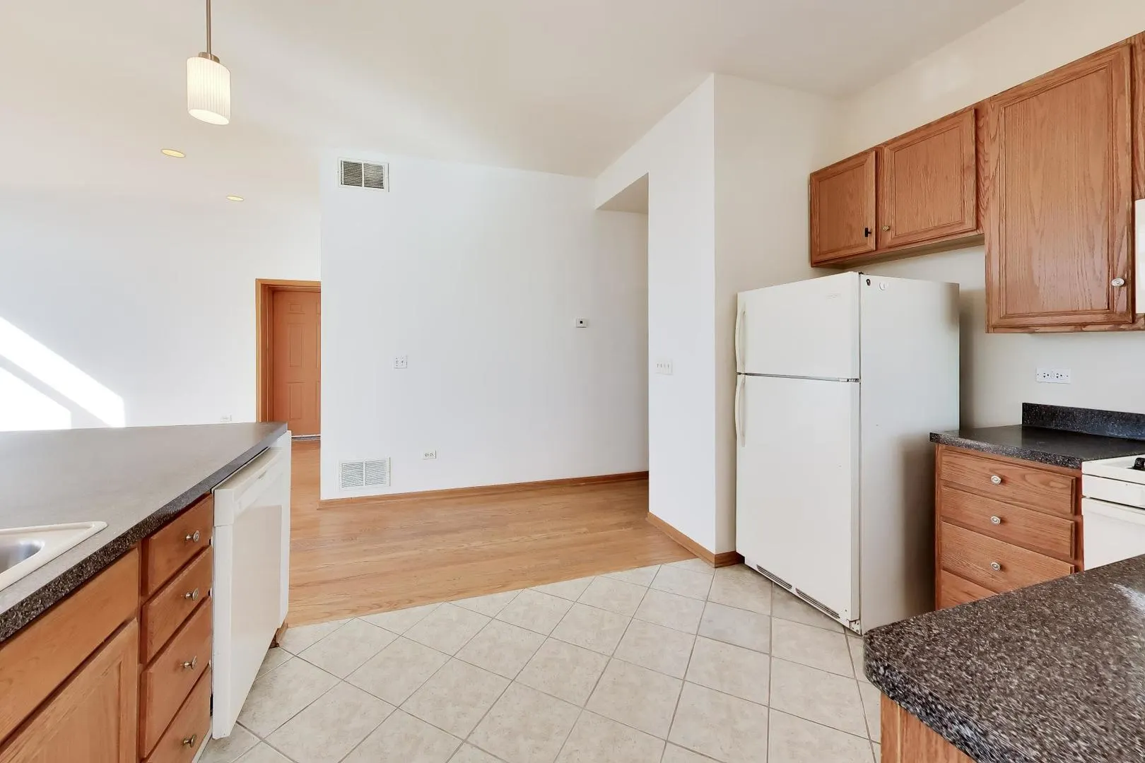 1700 W Cermak Road IL #2F