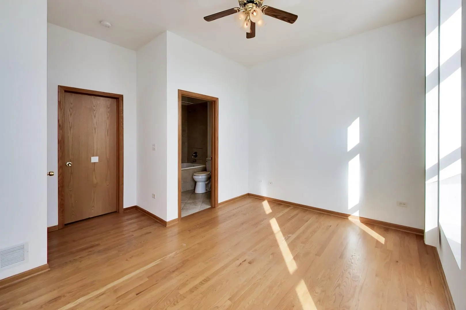 1700 W Cermak Road IL #2F