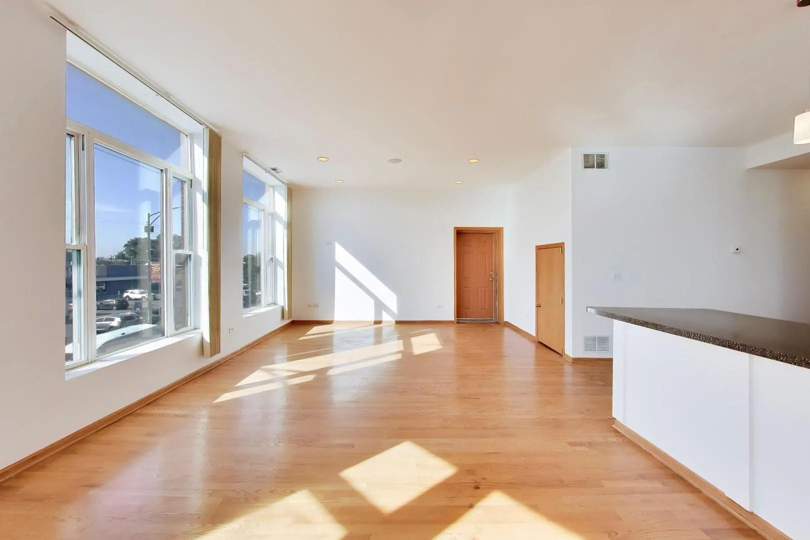1700 W Cermak Road IL #2F